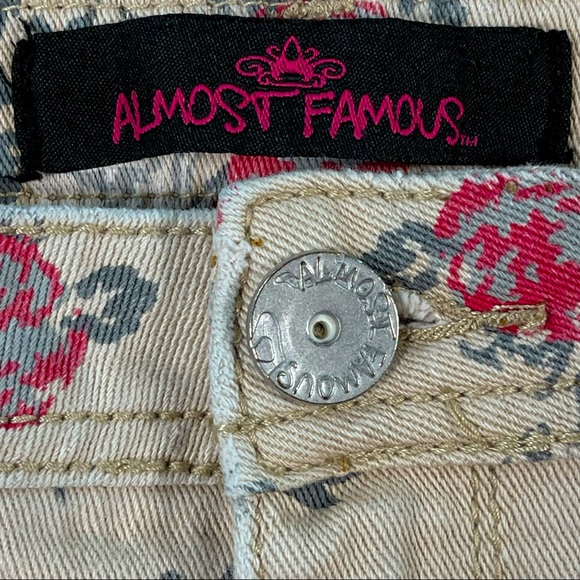Almost Famous size 13 cream/tan jeans, red & white floral & green leaves design - Picture 9 of 13